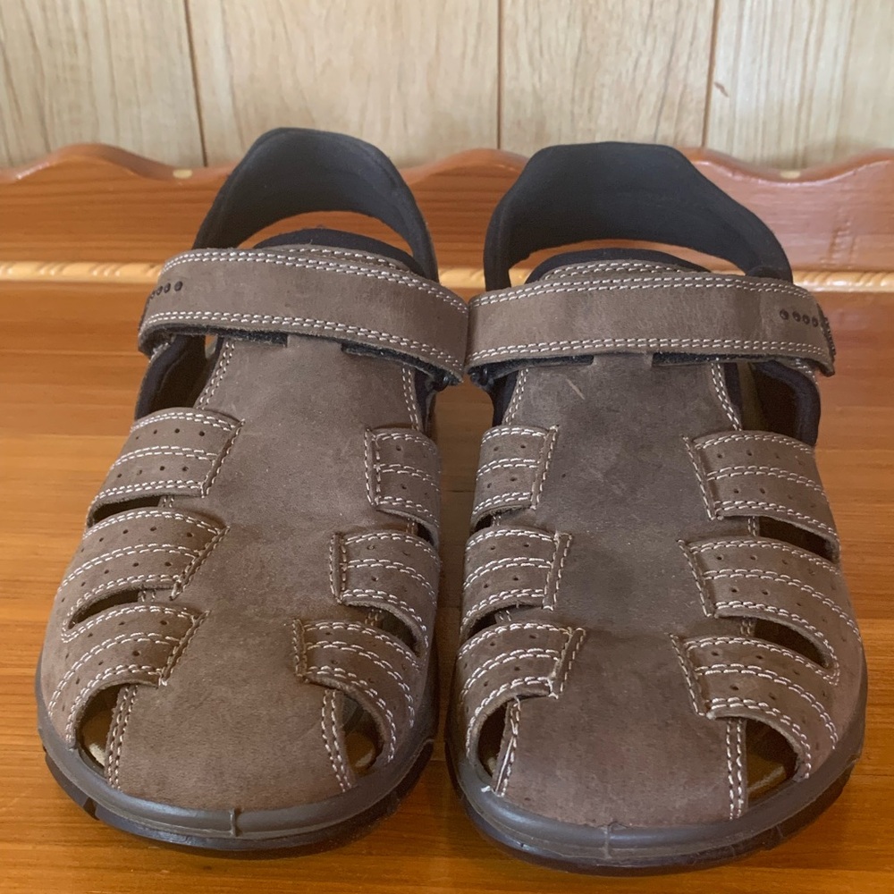 Men’s size 10 Igi & co sandals (fisherman design) made in Italy. 🇮🇹